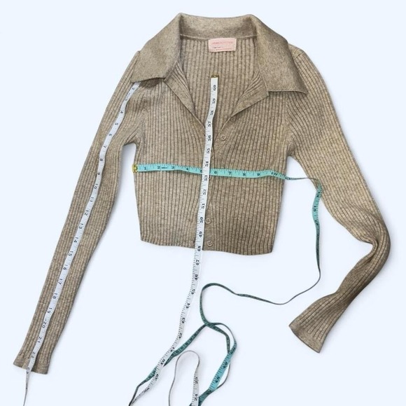 Urban Outfitters Ribbed Cropped Cardigan warm oatmeal / beige tone - Picture 3 of 4